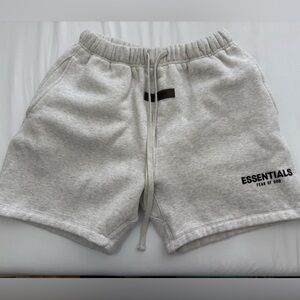 2022
Fear of God Essentials Sweatshort
'Light Oatmeal'